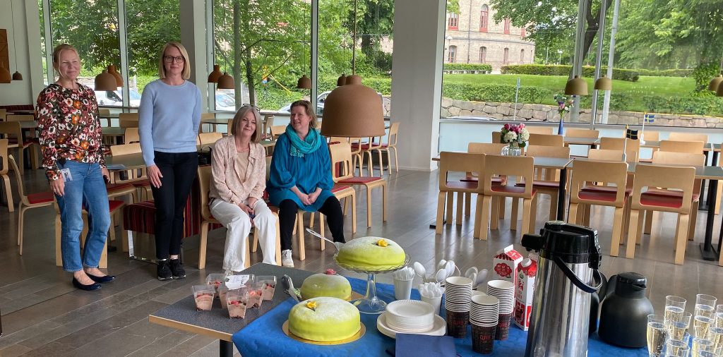 Förberedelser inför masterstudenternas avslutningsfirande. Anne Kultti, Elin Nordenström, Louise Peterson & Lena Wendt.